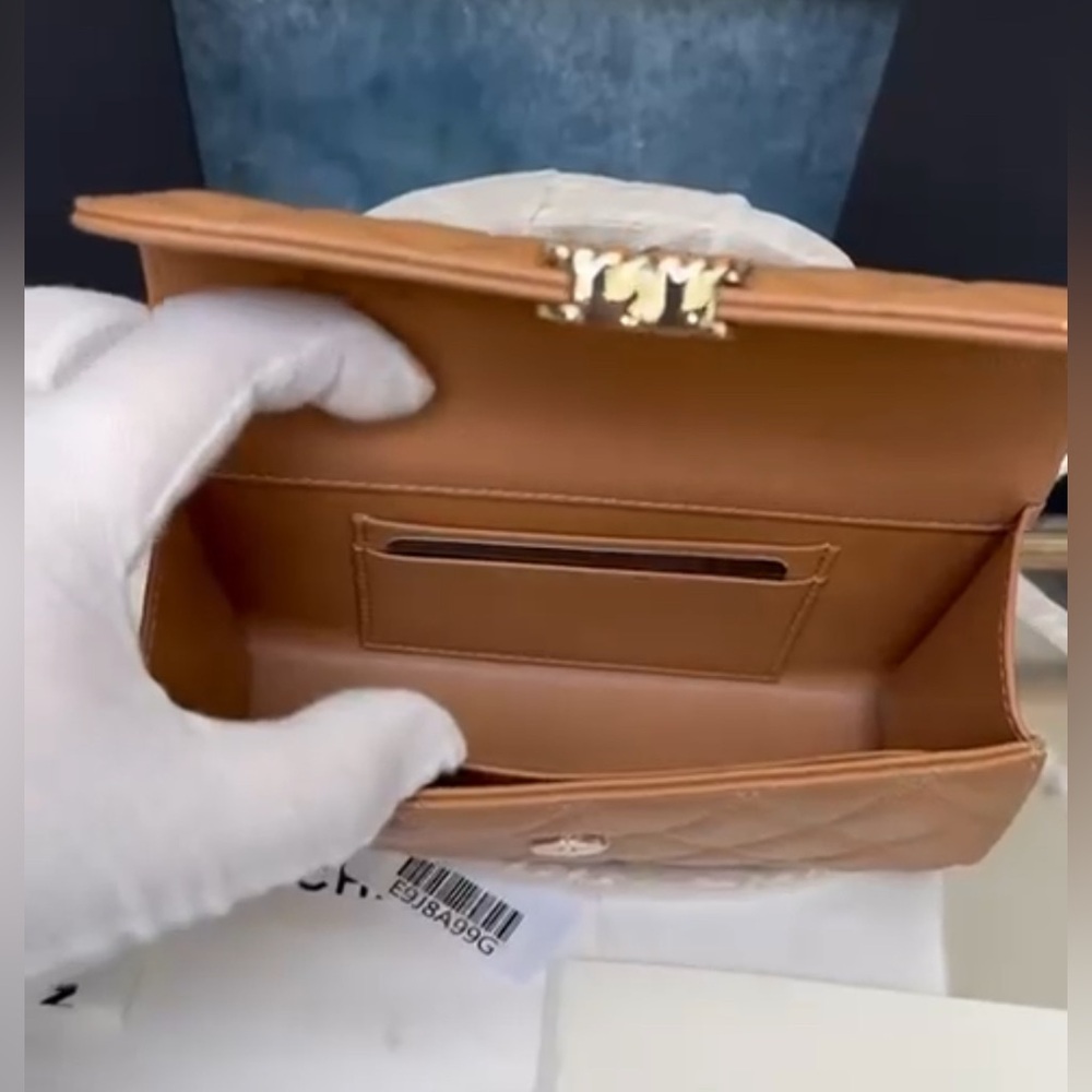 Chanel Brown Quilted Shoulder Bag - Picture 4 of 4